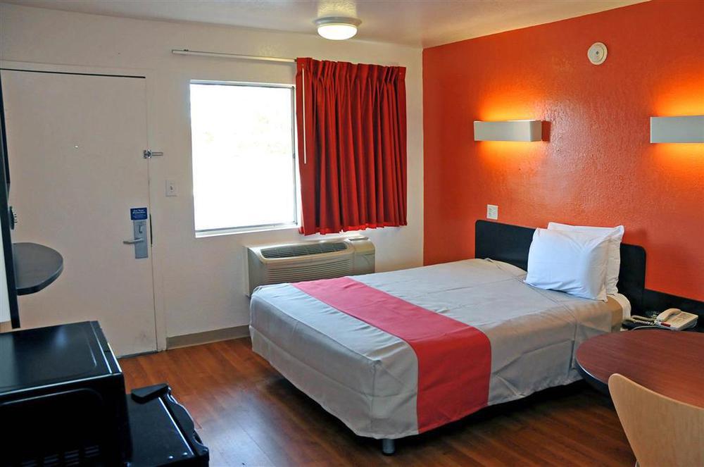 Rodeway Inn Montgomery Zimmer foto